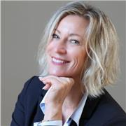 Ripetizioni scuole medie con il libro della scuola, in più esercizi e ripetizioni a voce, conversazioni e scrittura corretta